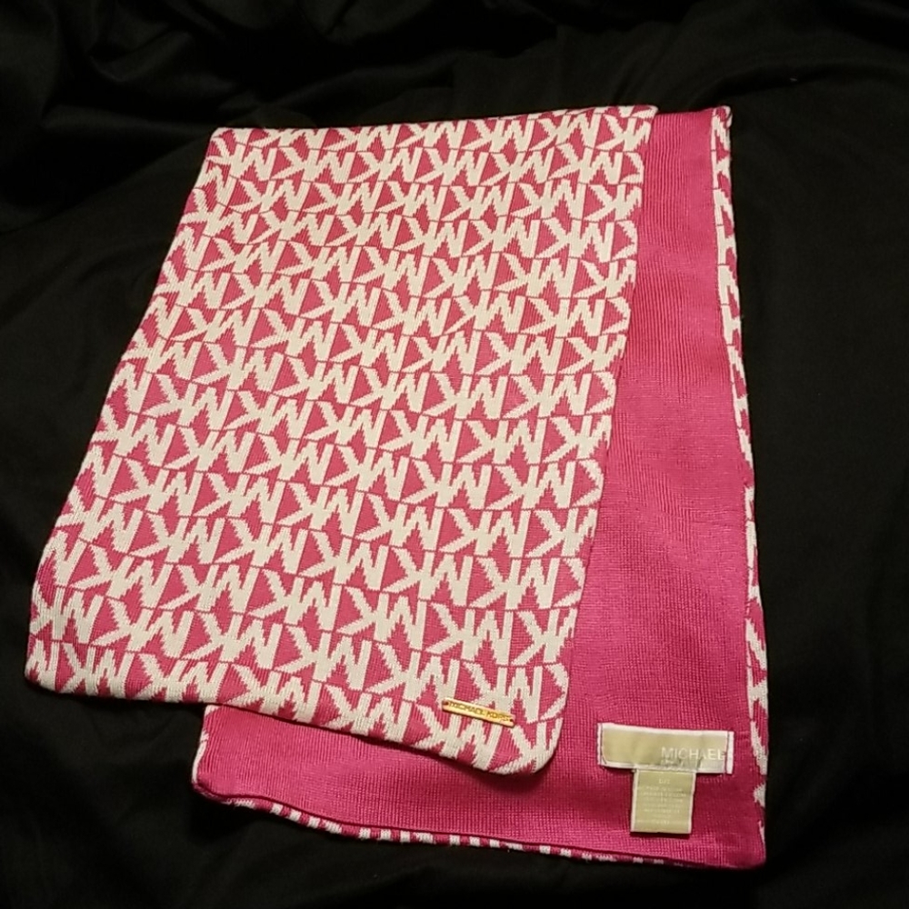💜NWOT Michael Kors Scarf